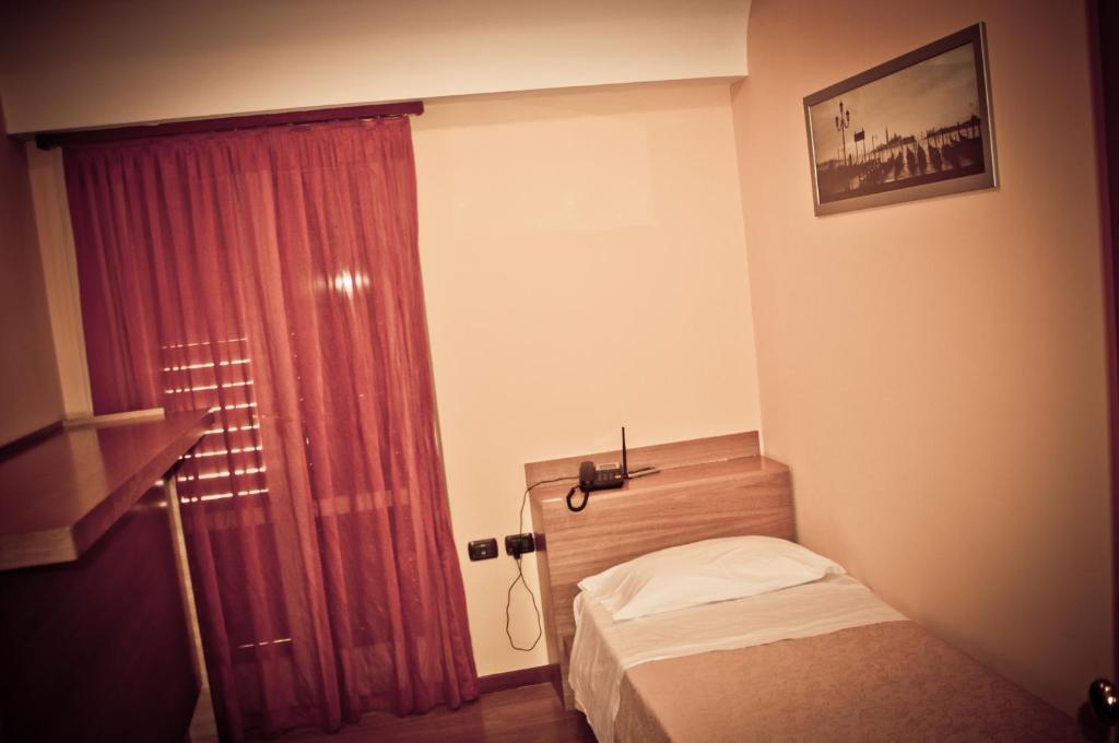 Aerhotel Phelipe Sant'Eufemia Lamezia Room photo